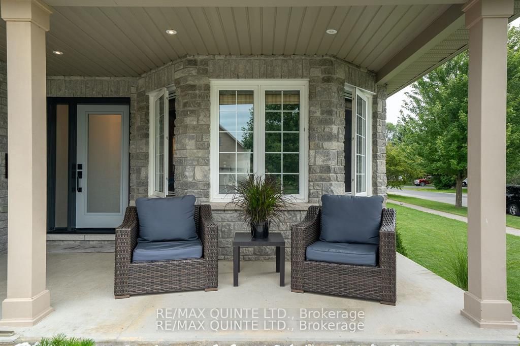 452 Foote Cres