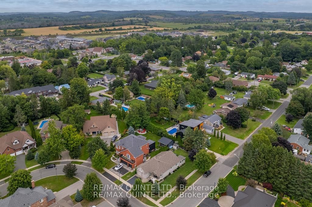 452 Foote Cres