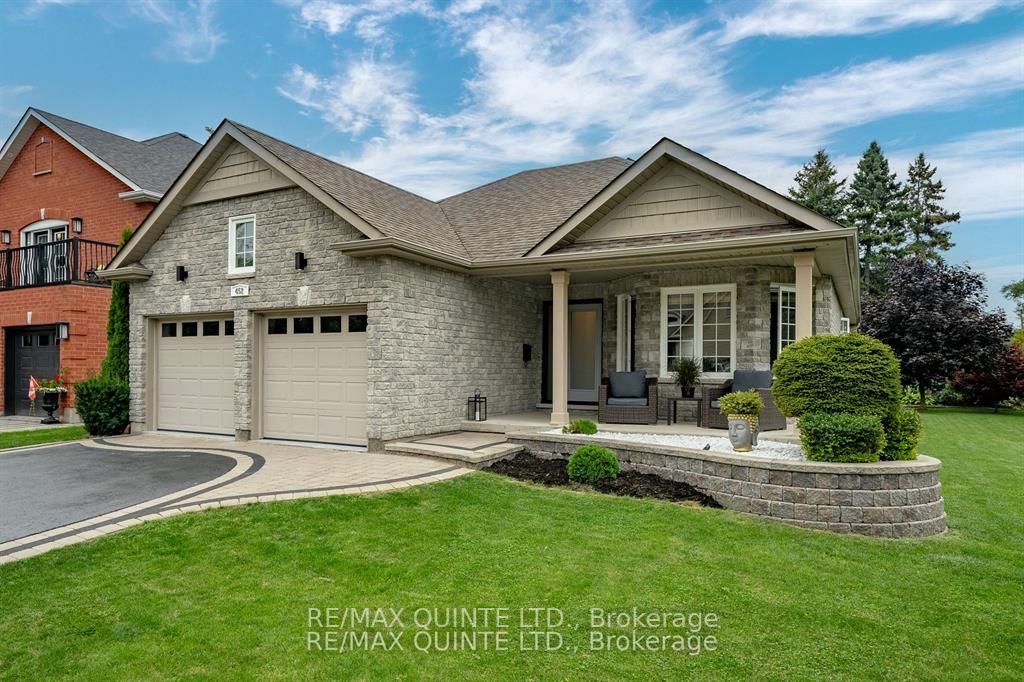 452 Foote Cres