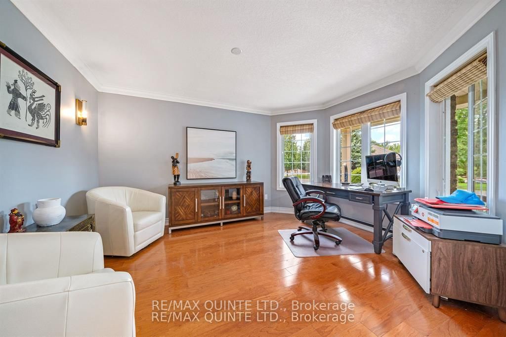 452 Foote Cres