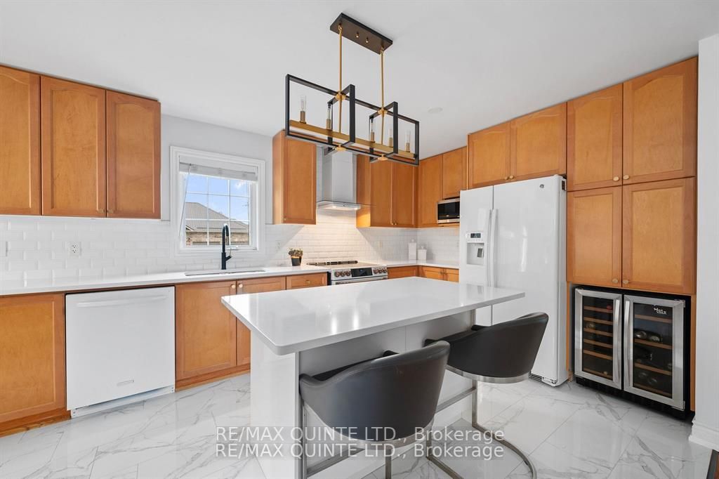 452 Foote Cres