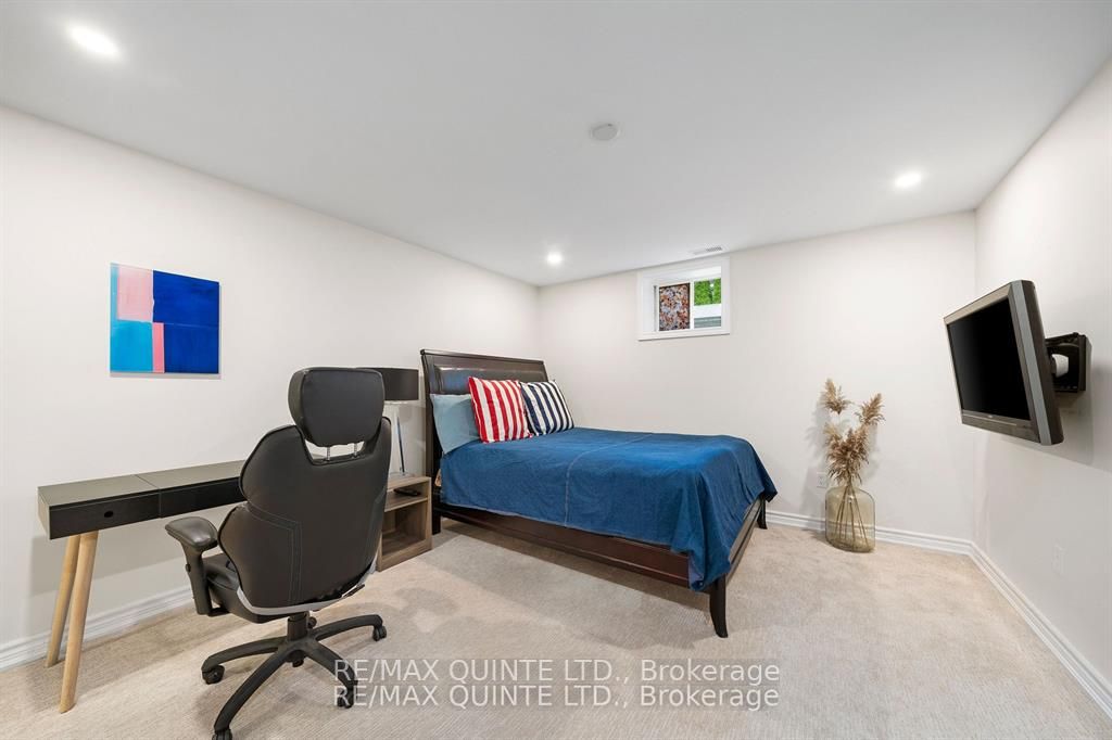 452 Foote Cres