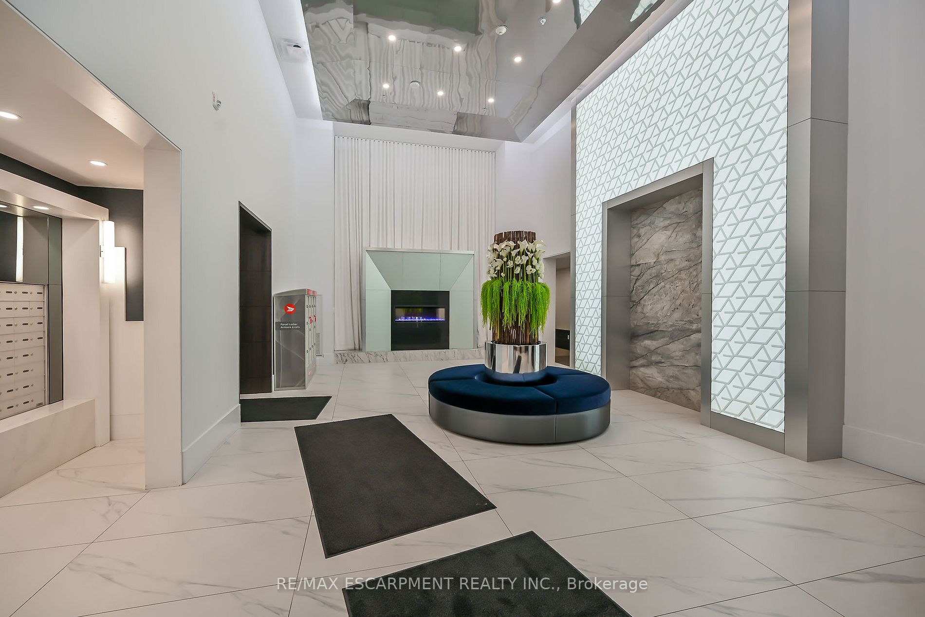 16 Concord Pl, #124
