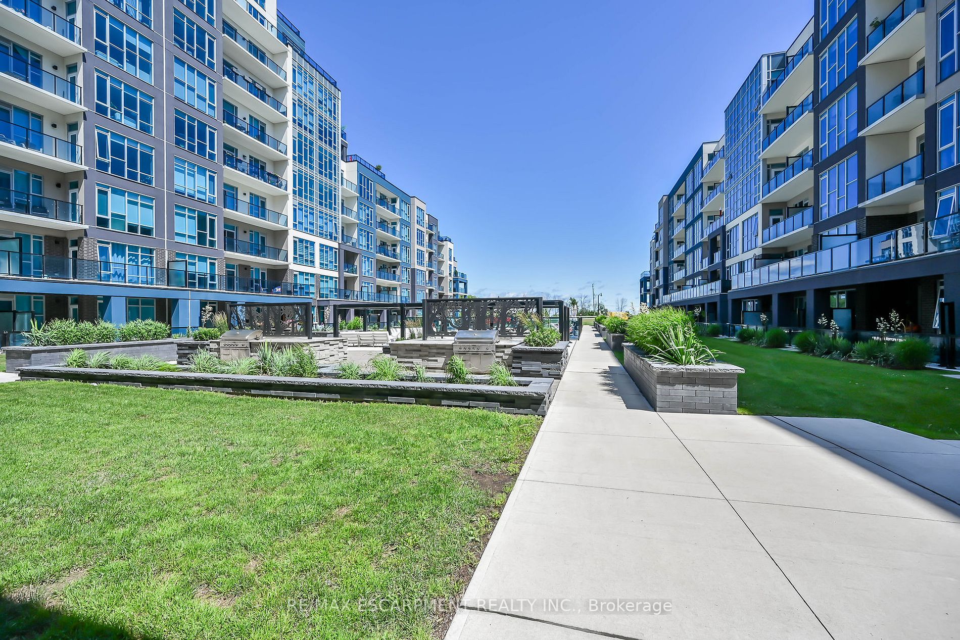 16 Concord Pl, #124