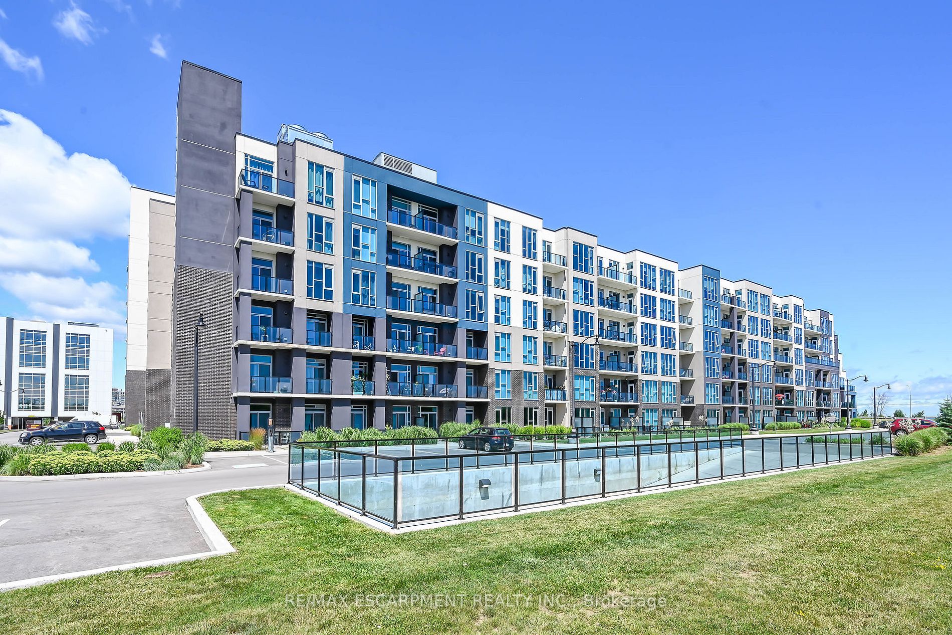 16 Concord Pl, #124