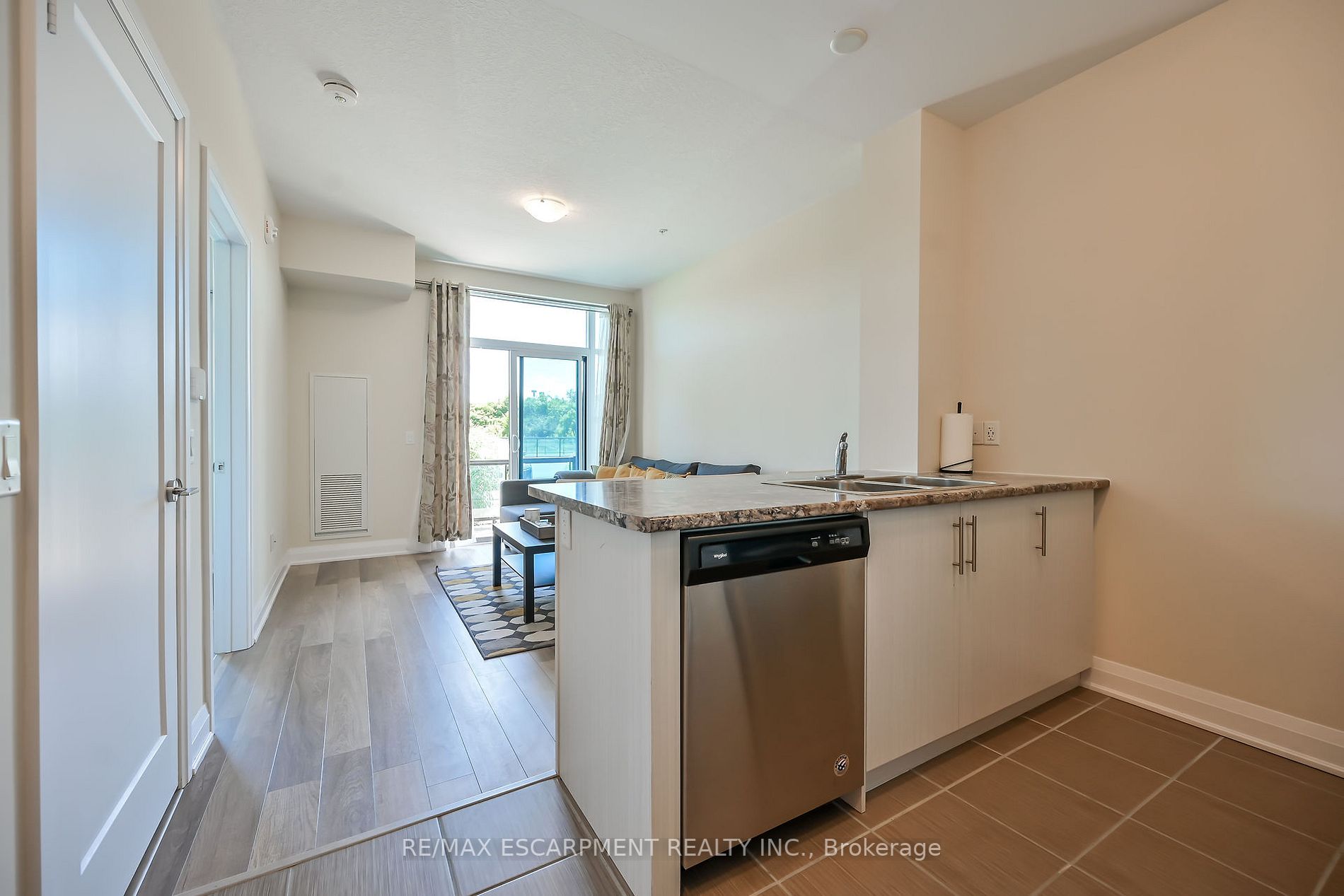 16 Concord Pl, #124