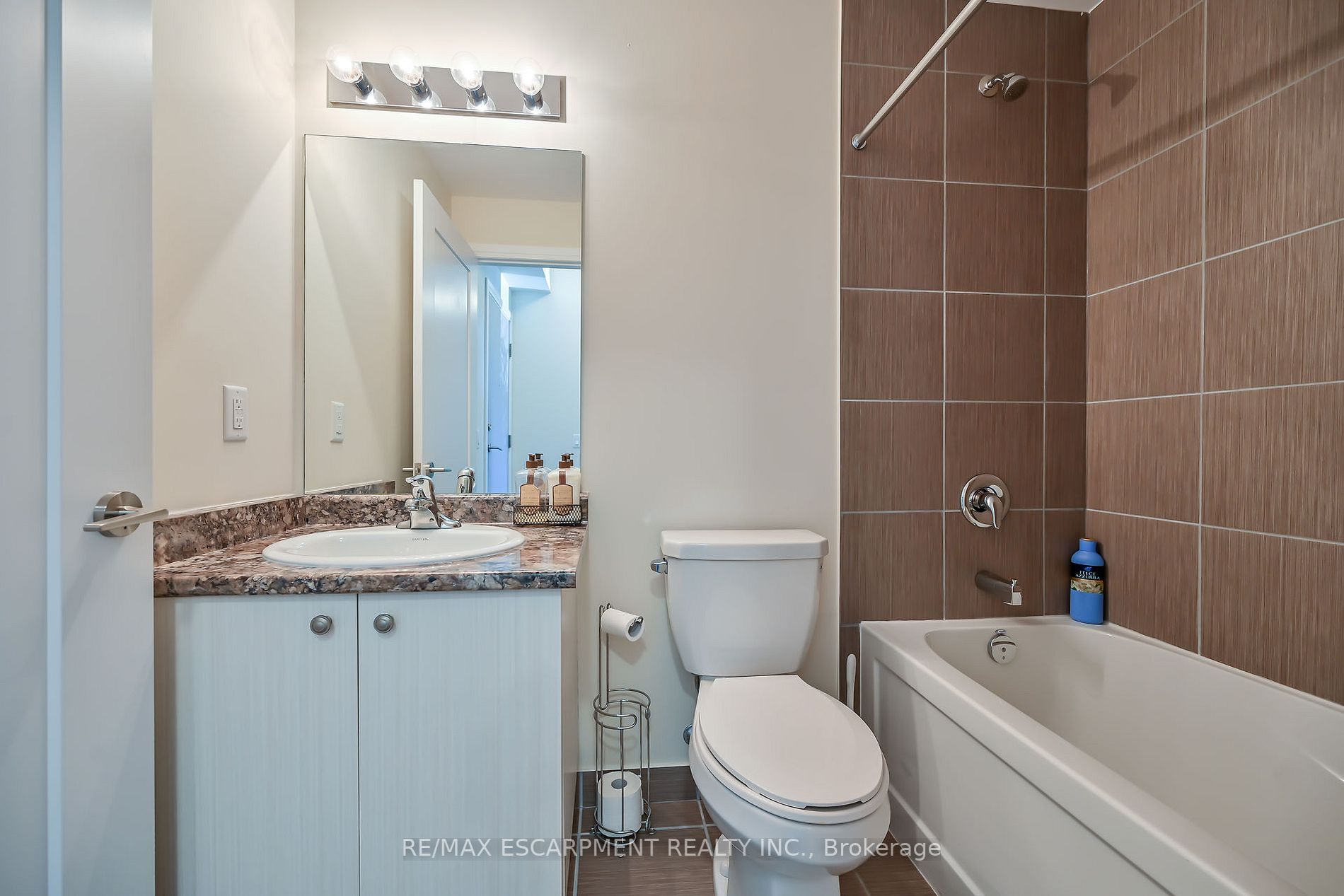 16 Concord Pl, #124