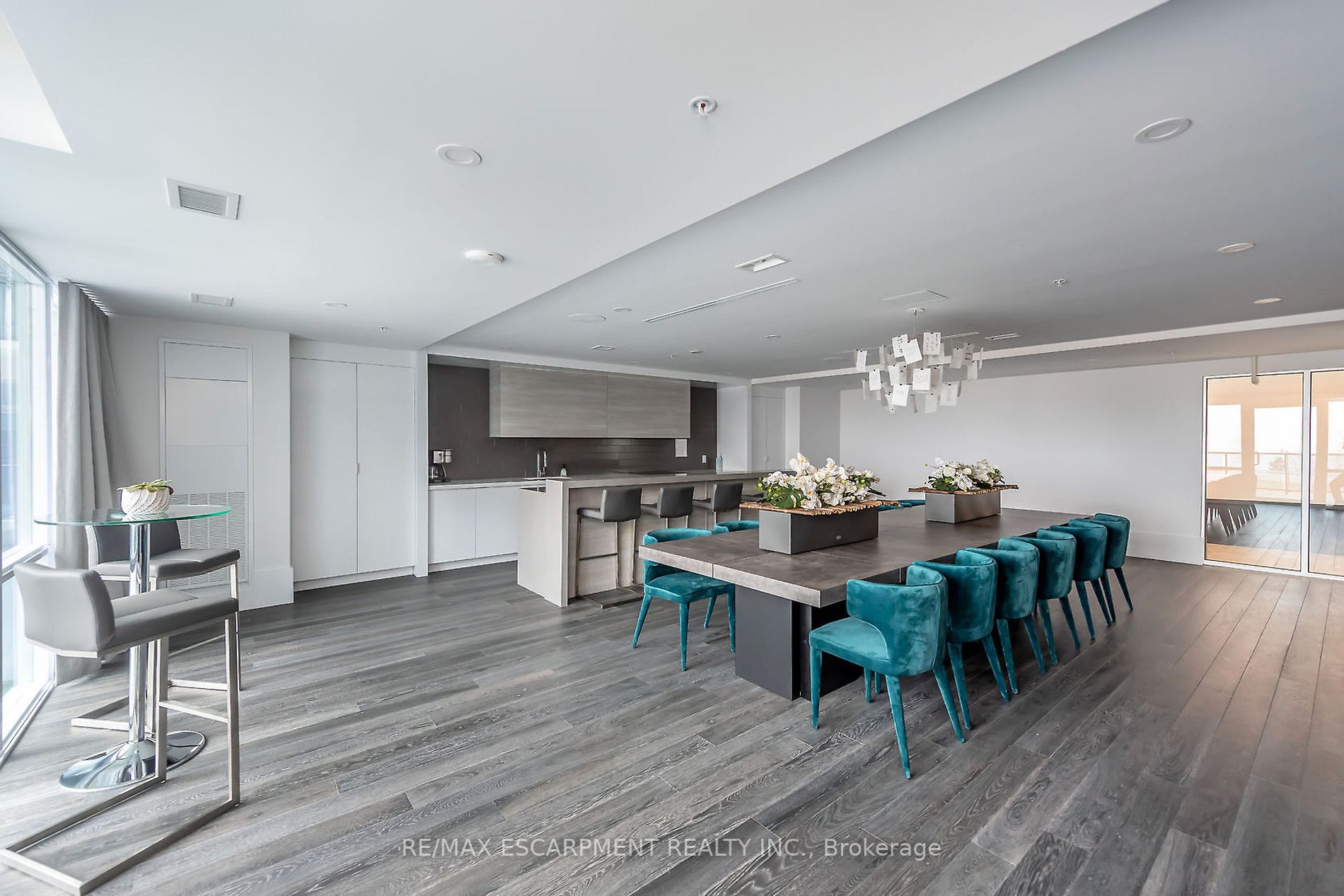 16 Concord Pl, #124