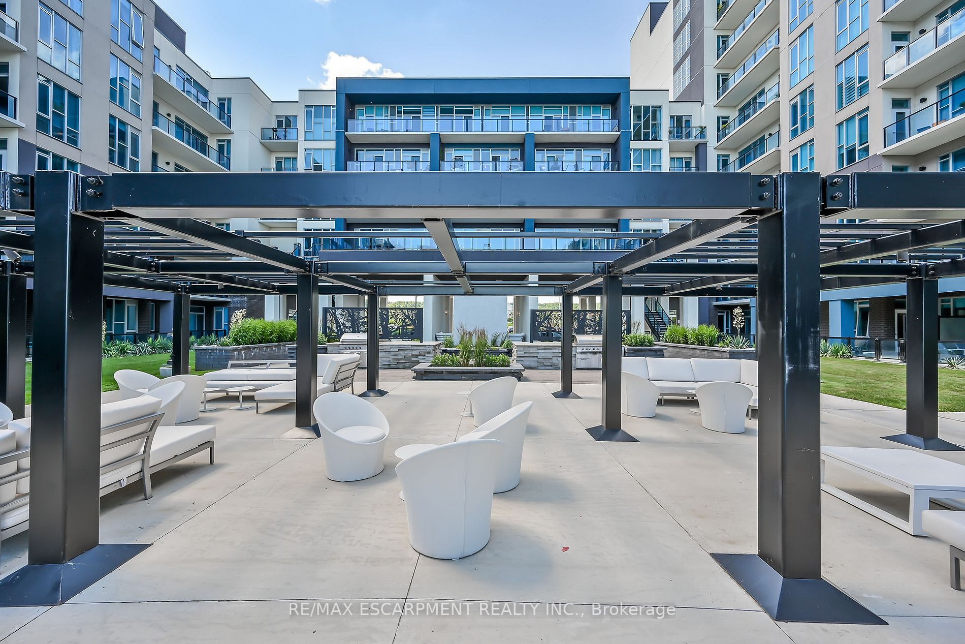 16 Concord Pl, #124