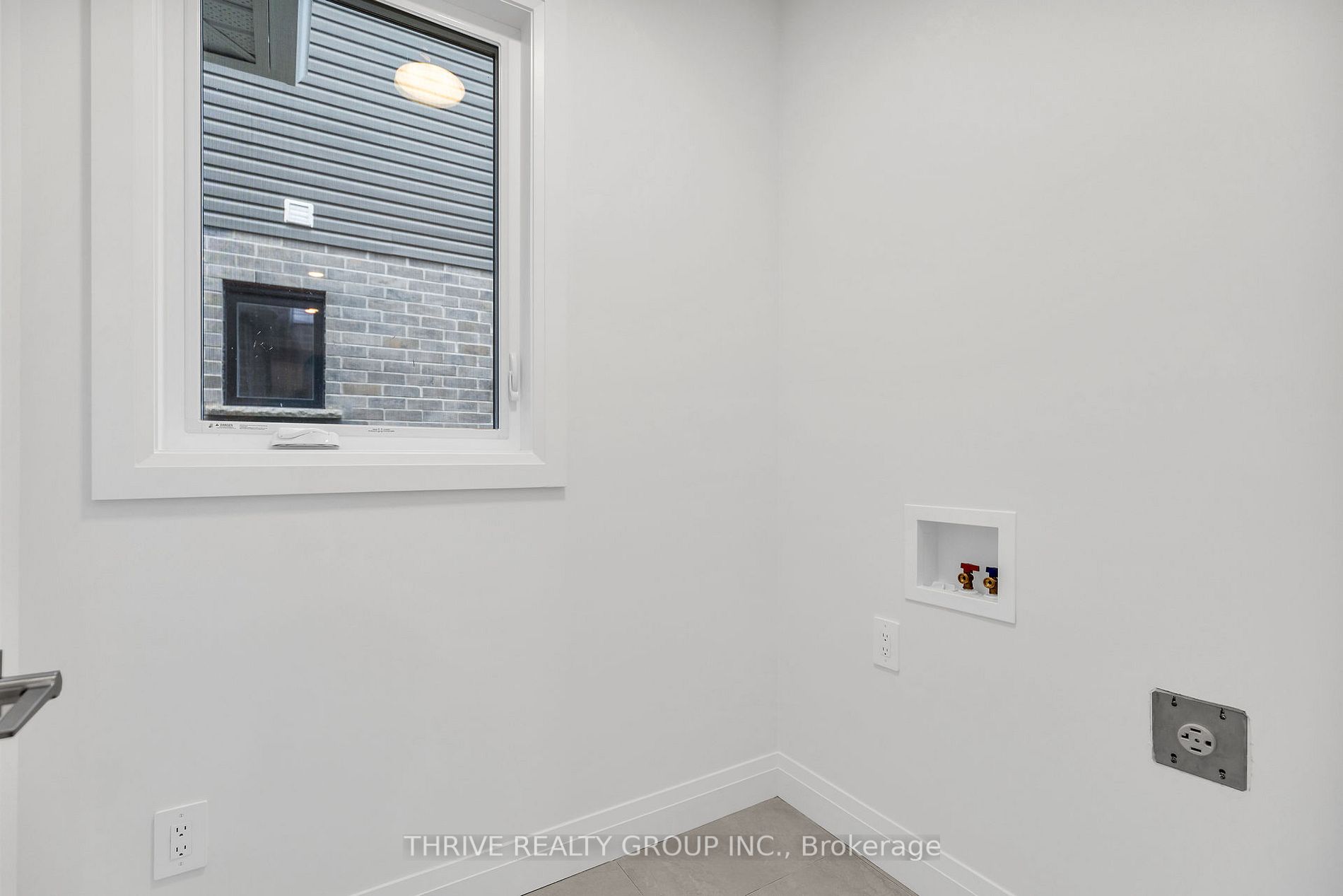 1454 Wright Crescent