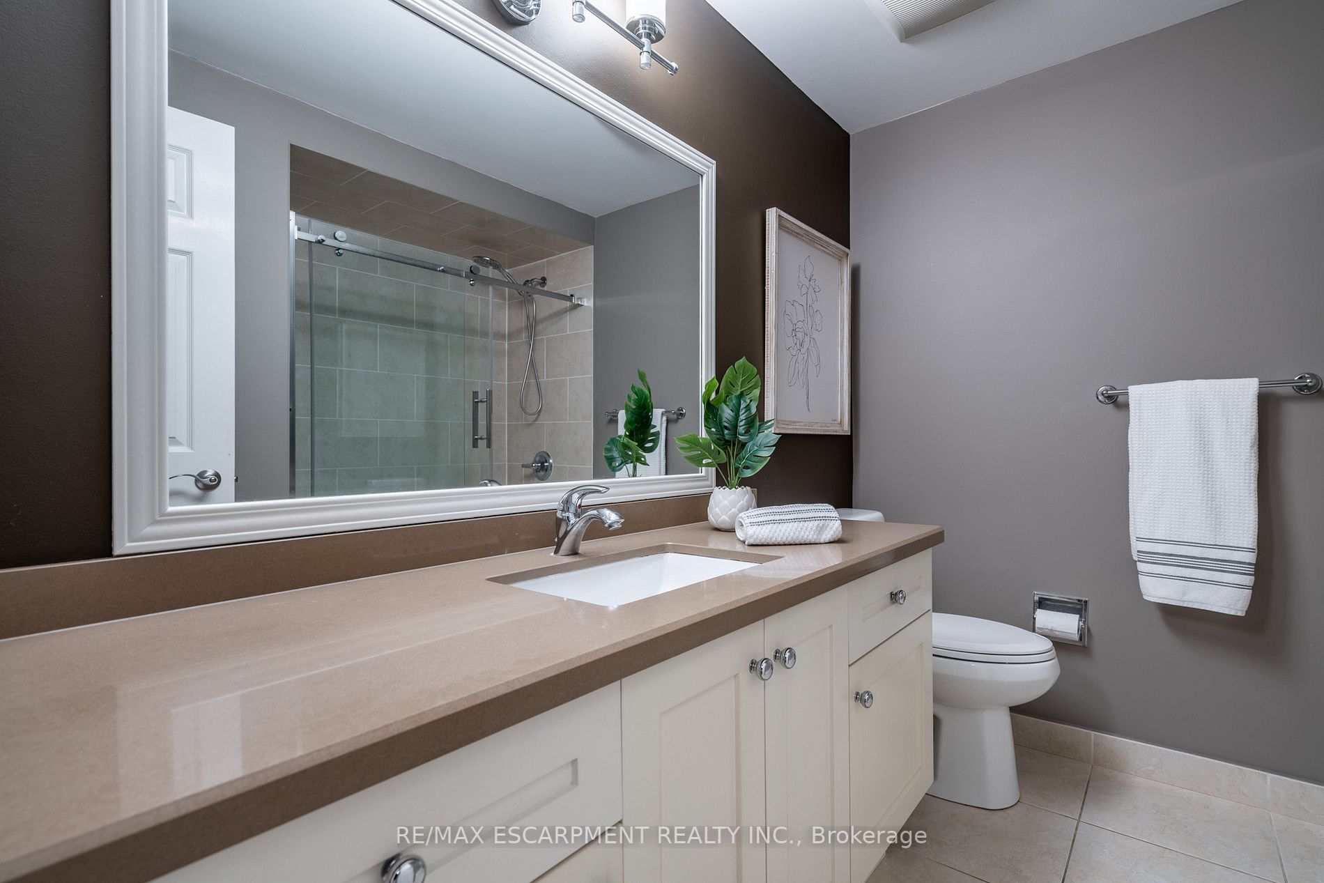 10 Ravine Dr