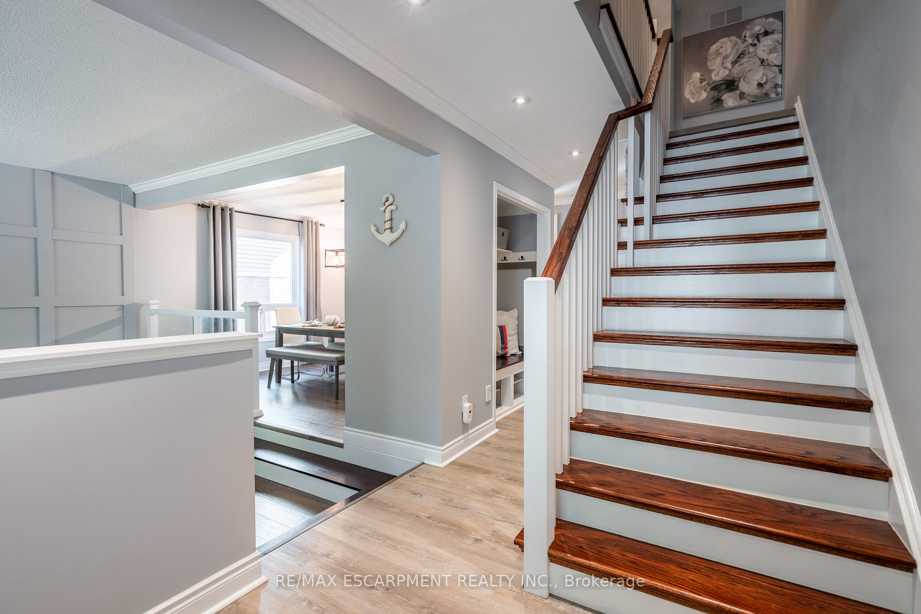10 Ravine Dr