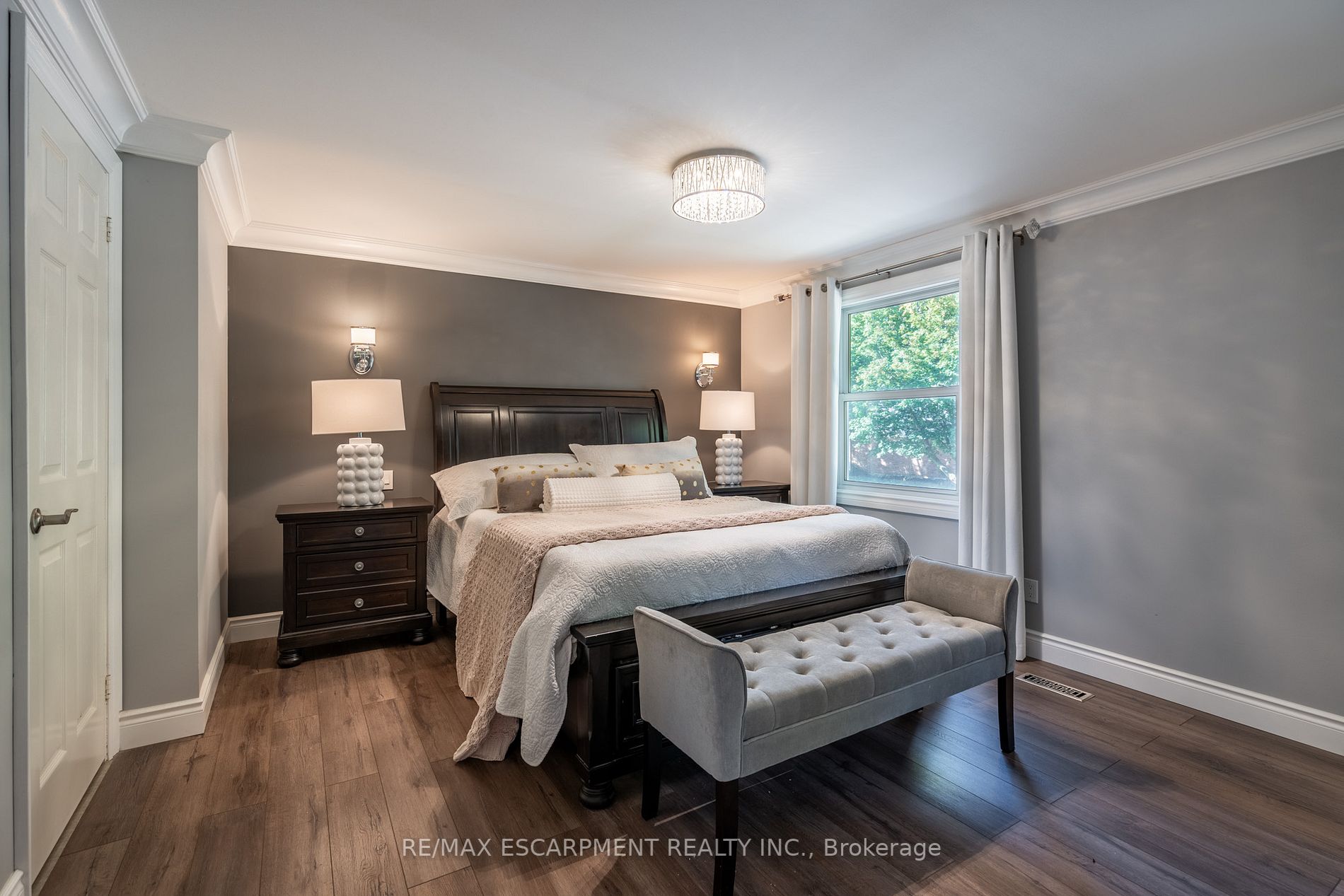 10 Ravine Dr