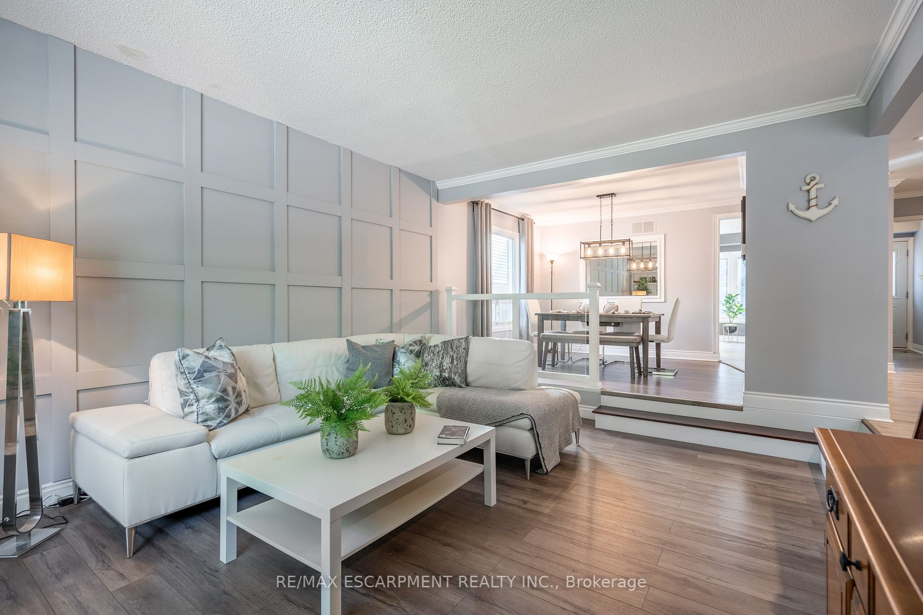 10 Ravine Dr