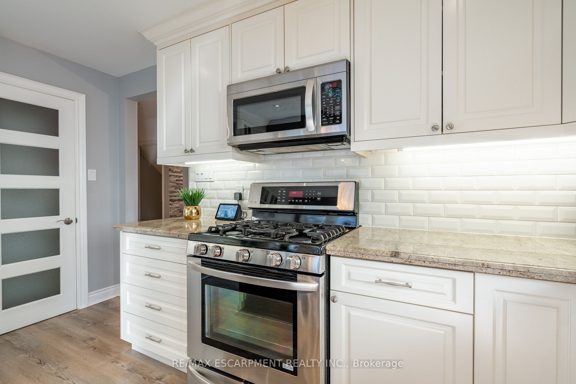 10 Ravine Dr