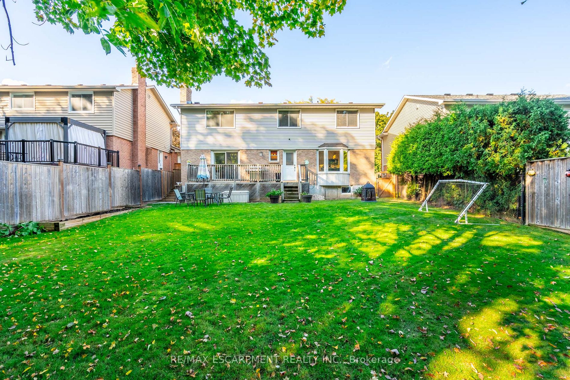 10 Ravine Dr