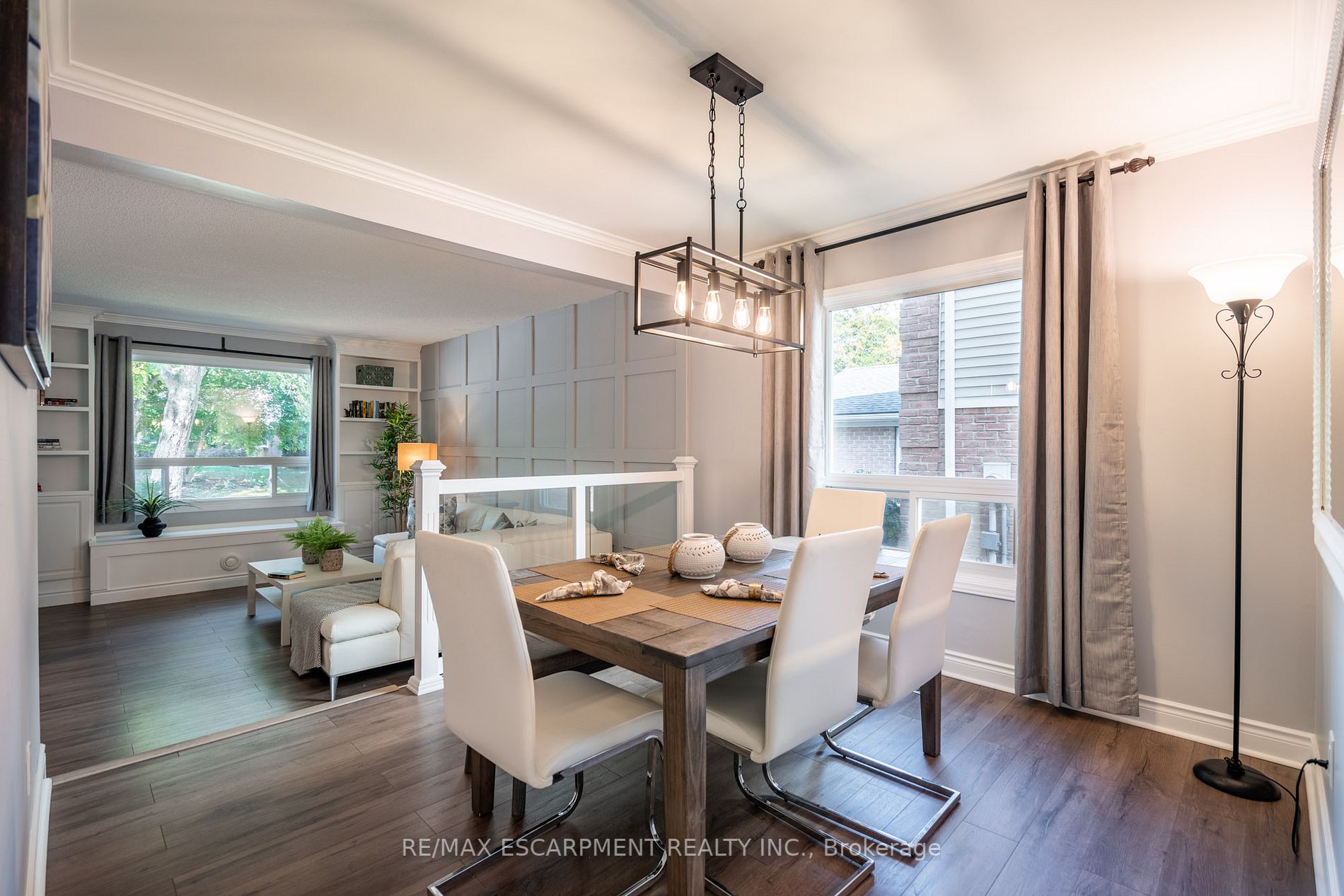 10 Ravine Dr