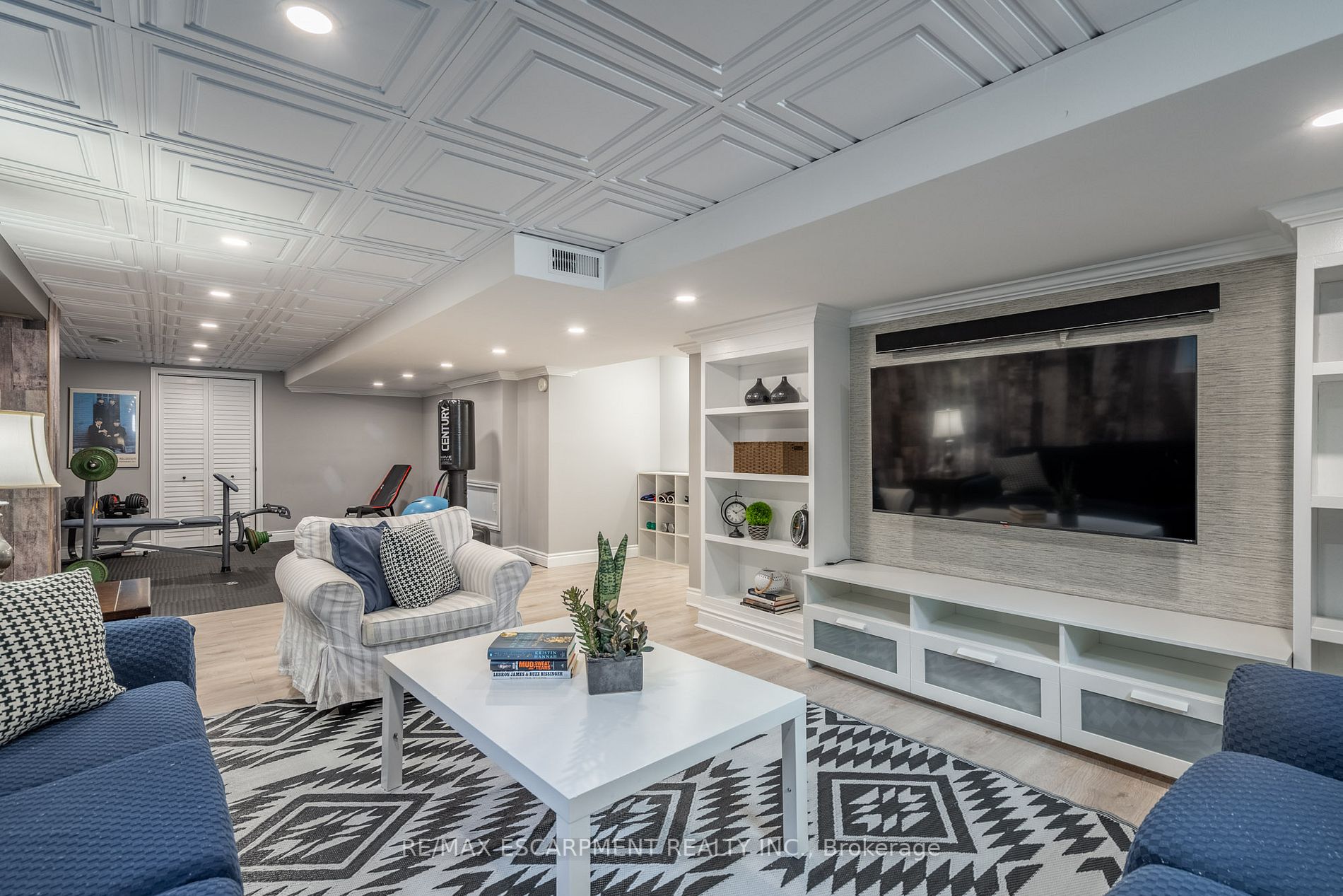 10 Ravine Dr