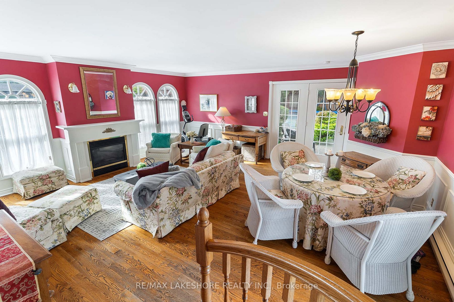 48 Coverdale Ave