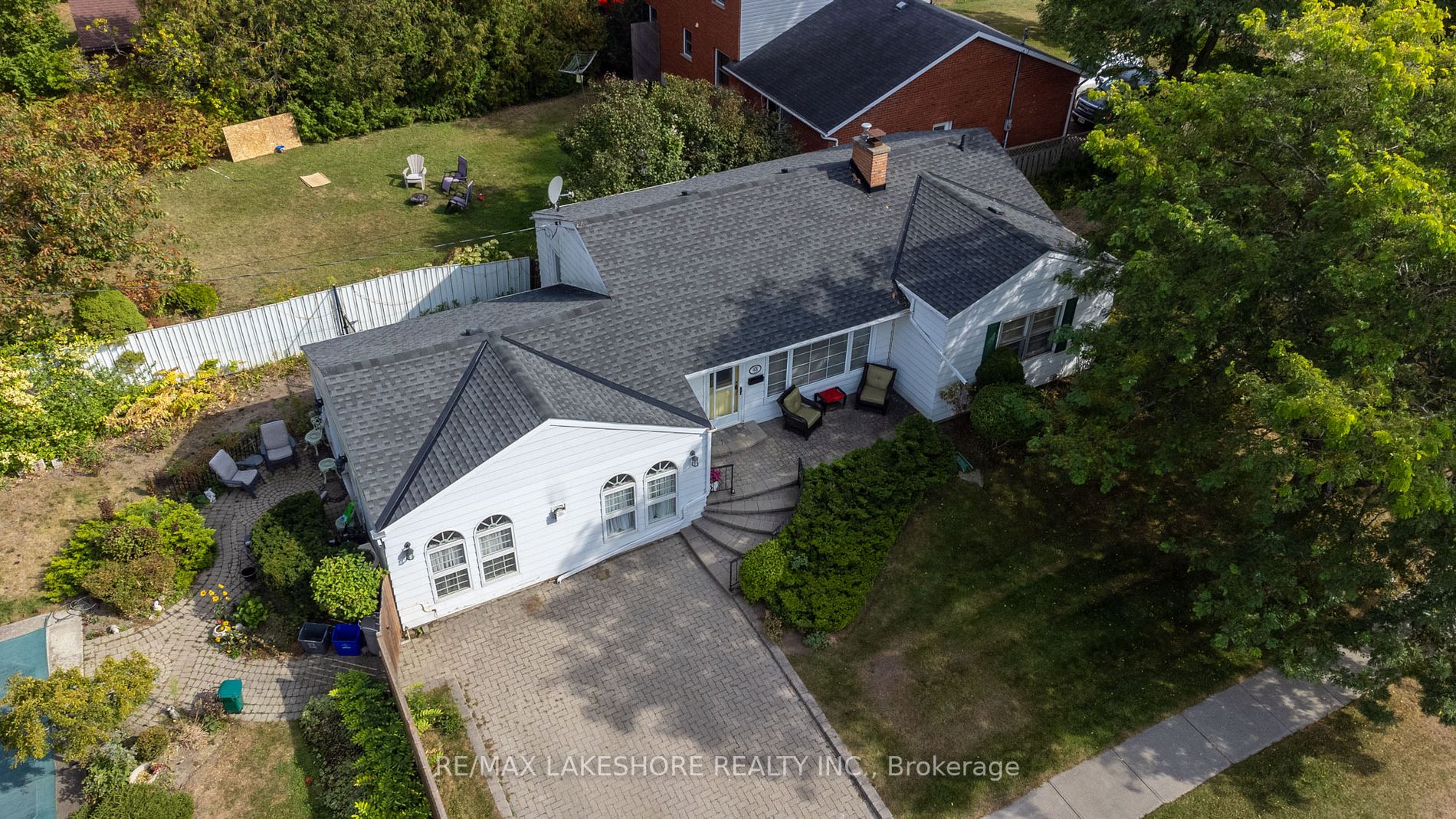 48 Coverdale Ave