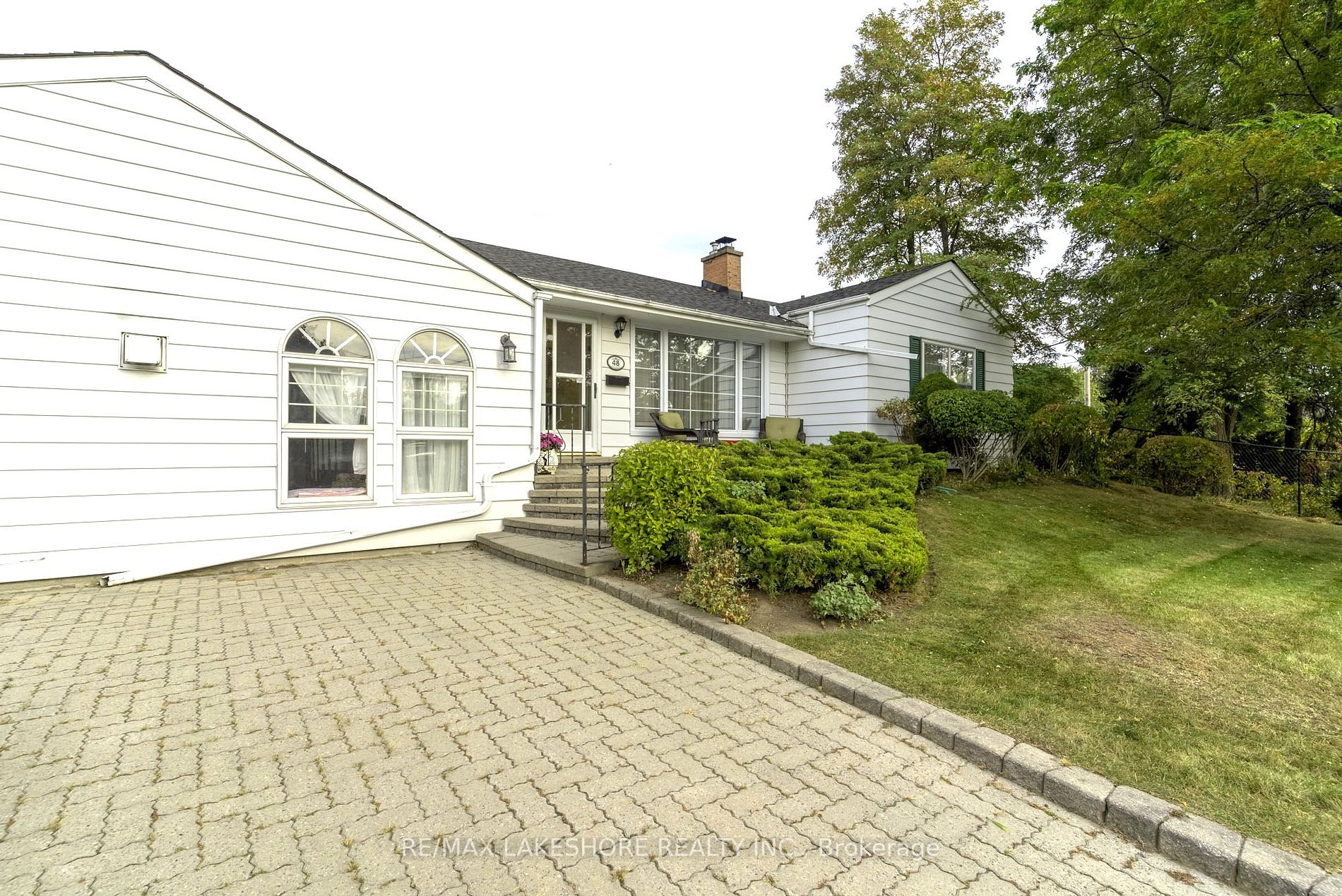 48 Coverdale Ave