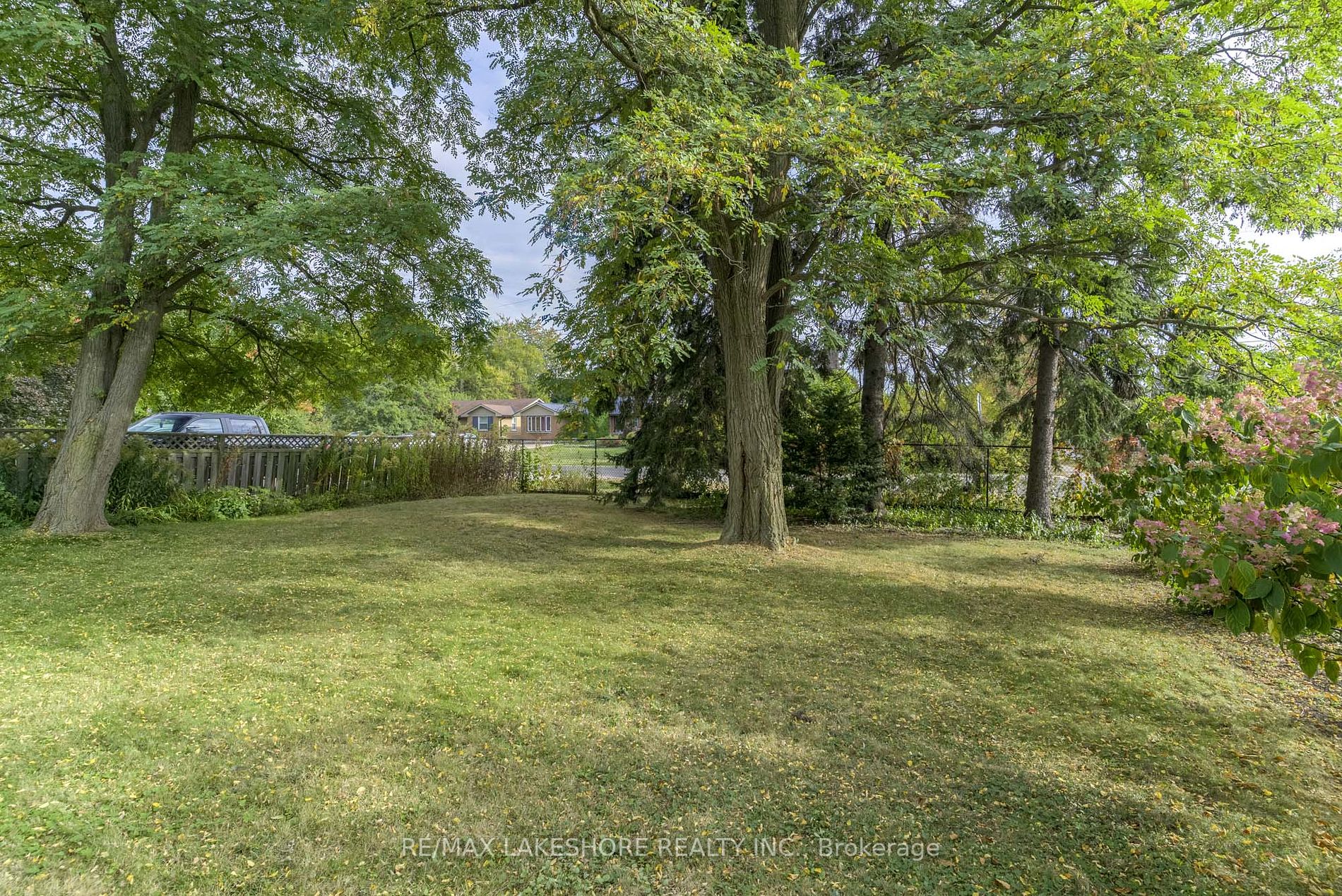 48 Coverdale Ave