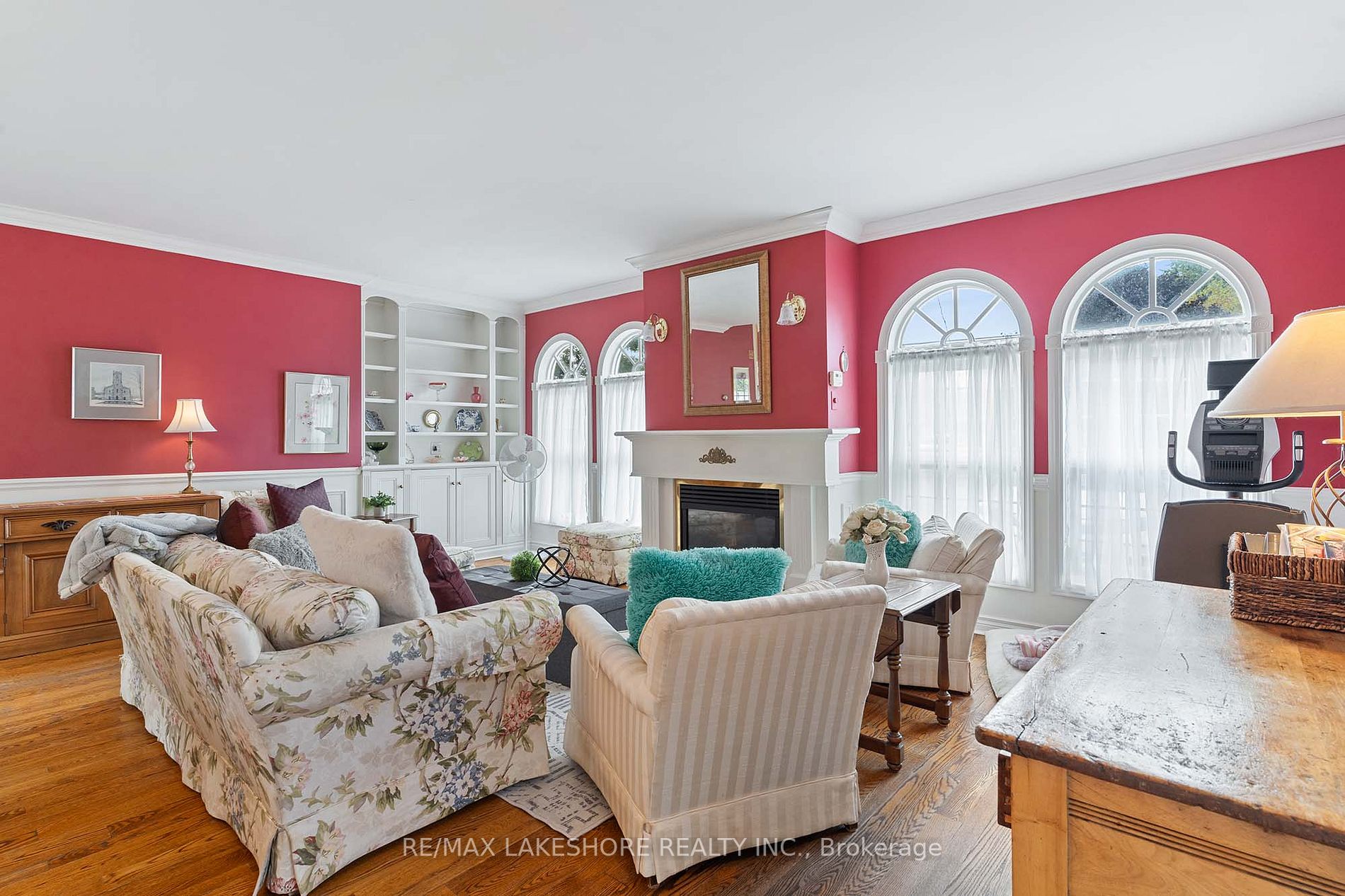 48 Coverdale Ave