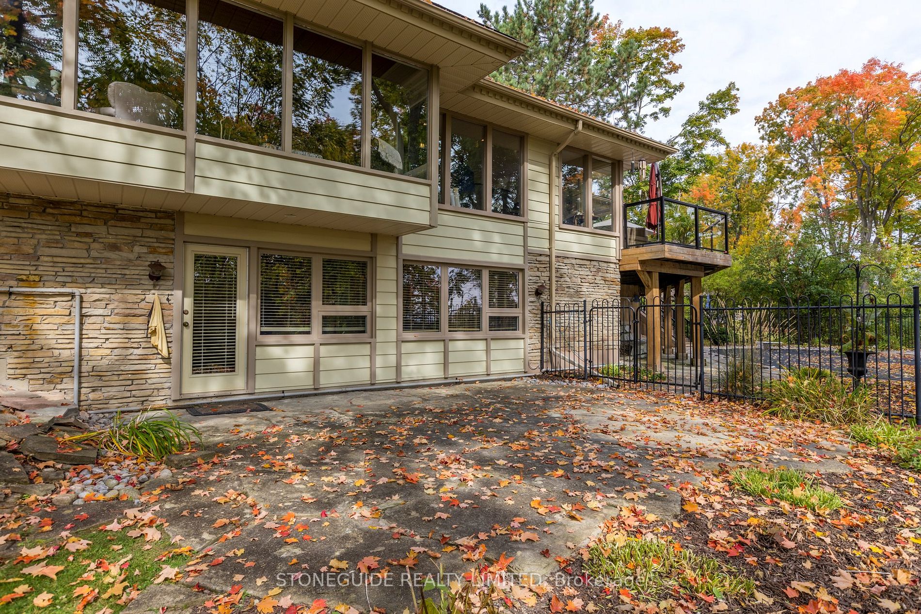 146 Ridgewood Rd