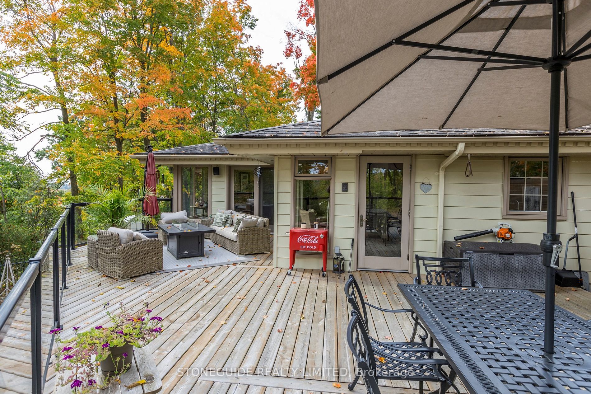 146 Ridgewood Rd