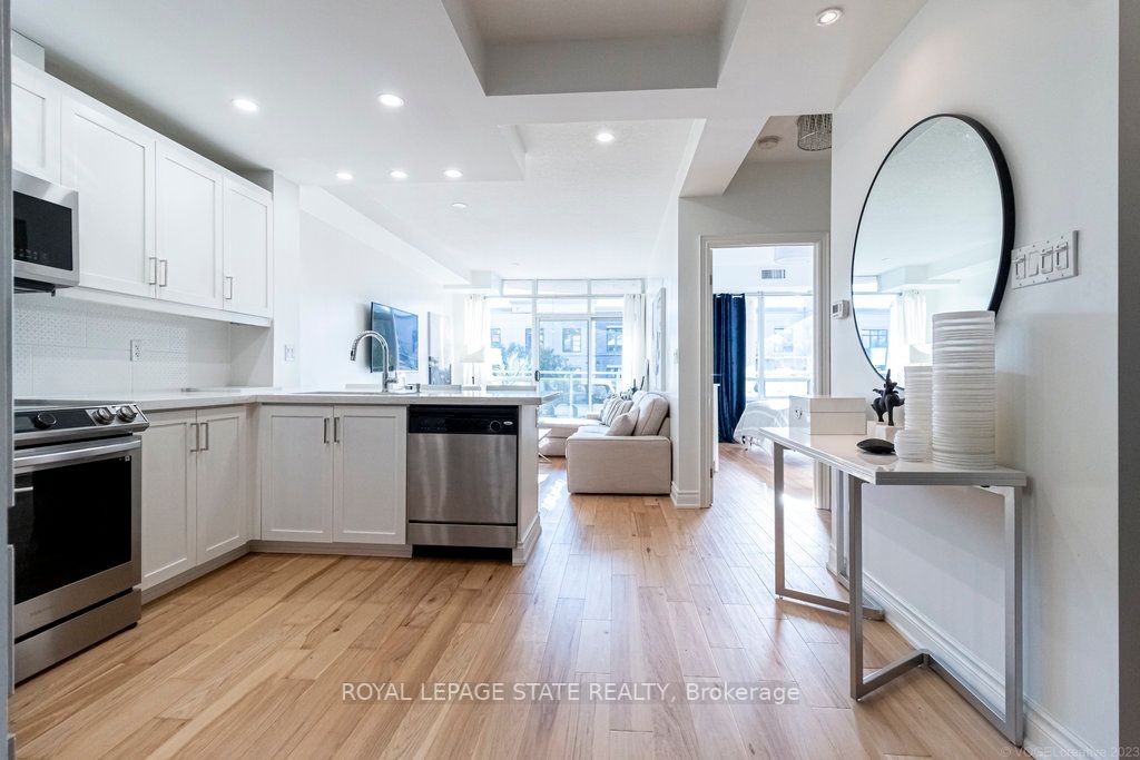 125 Wilson St W, #310