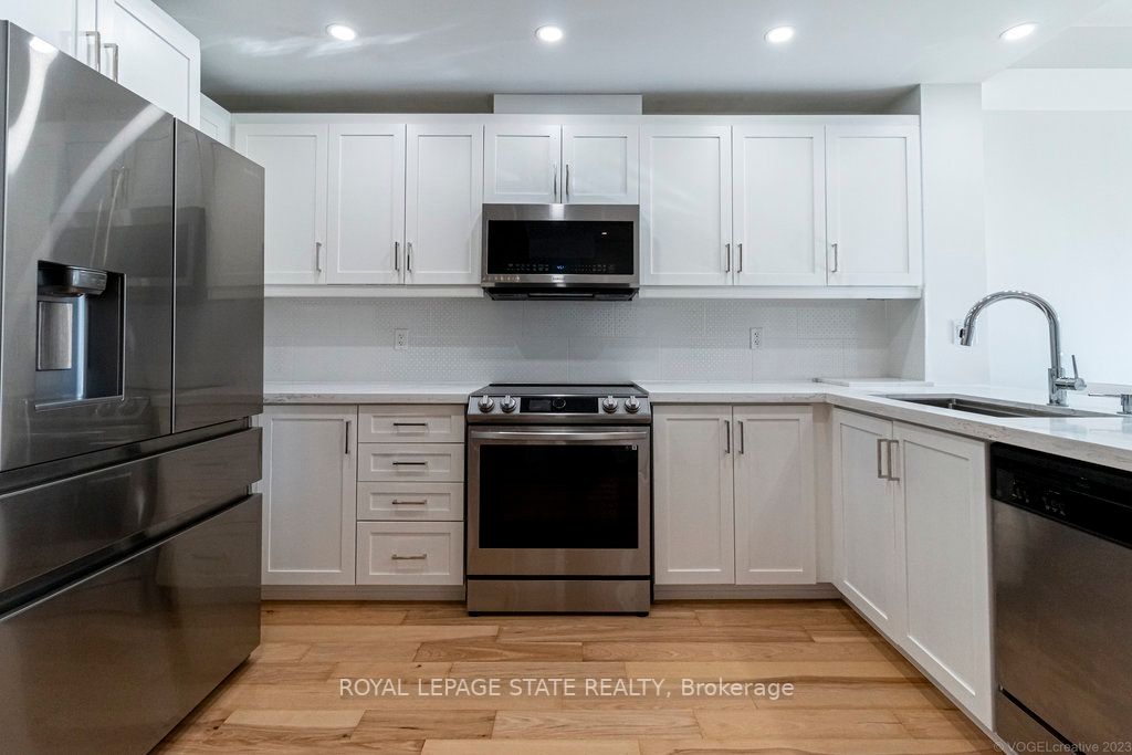 125 Wilson St W, #310