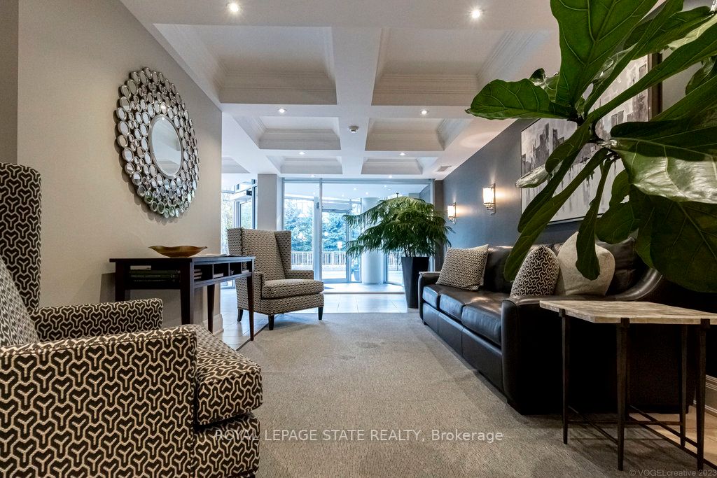 125 Wilson St W, #310