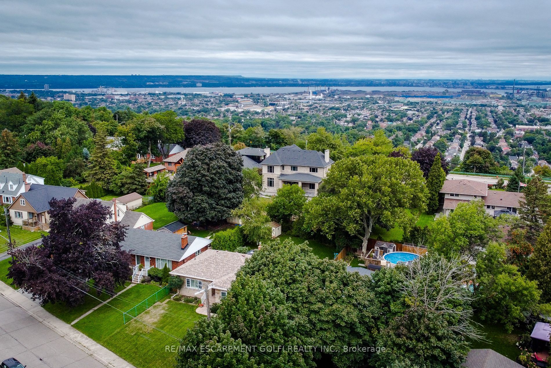 109 Sunning Hill Ave