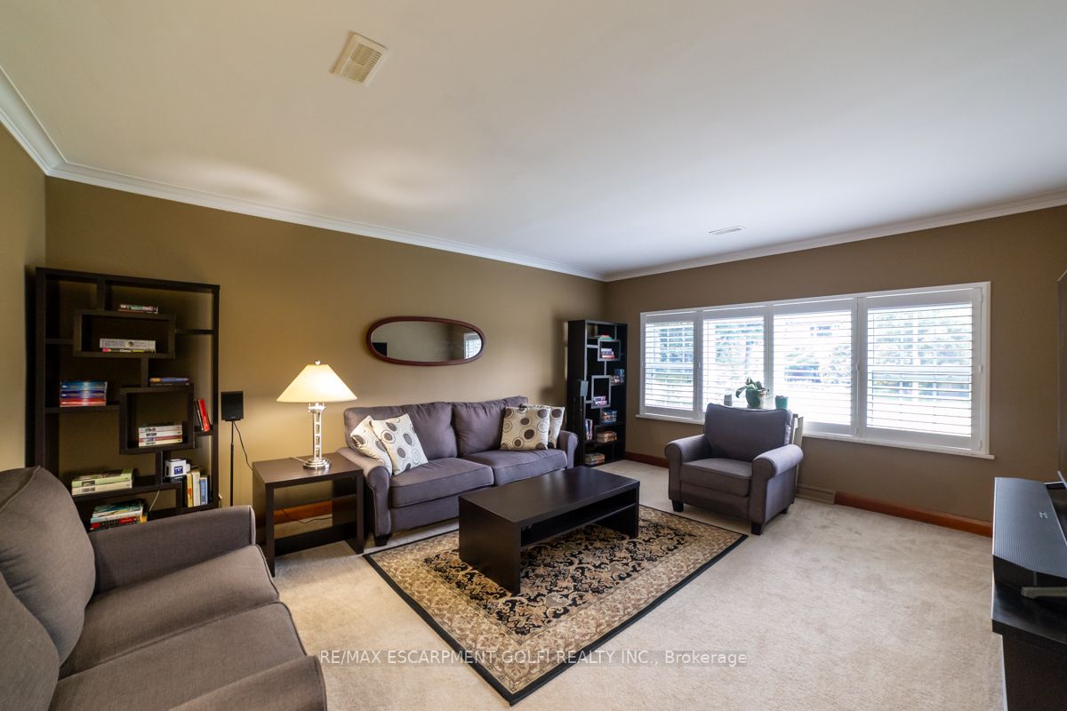 109 Sunning Hill Ave