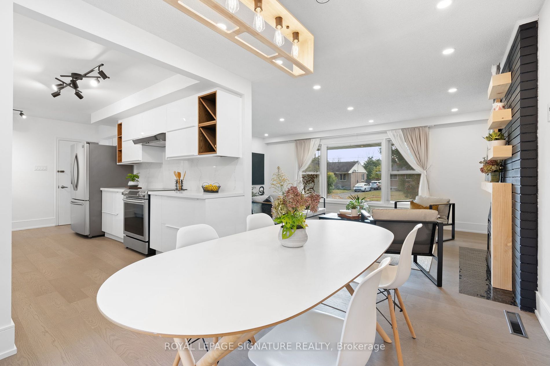 22 Coronation Cres