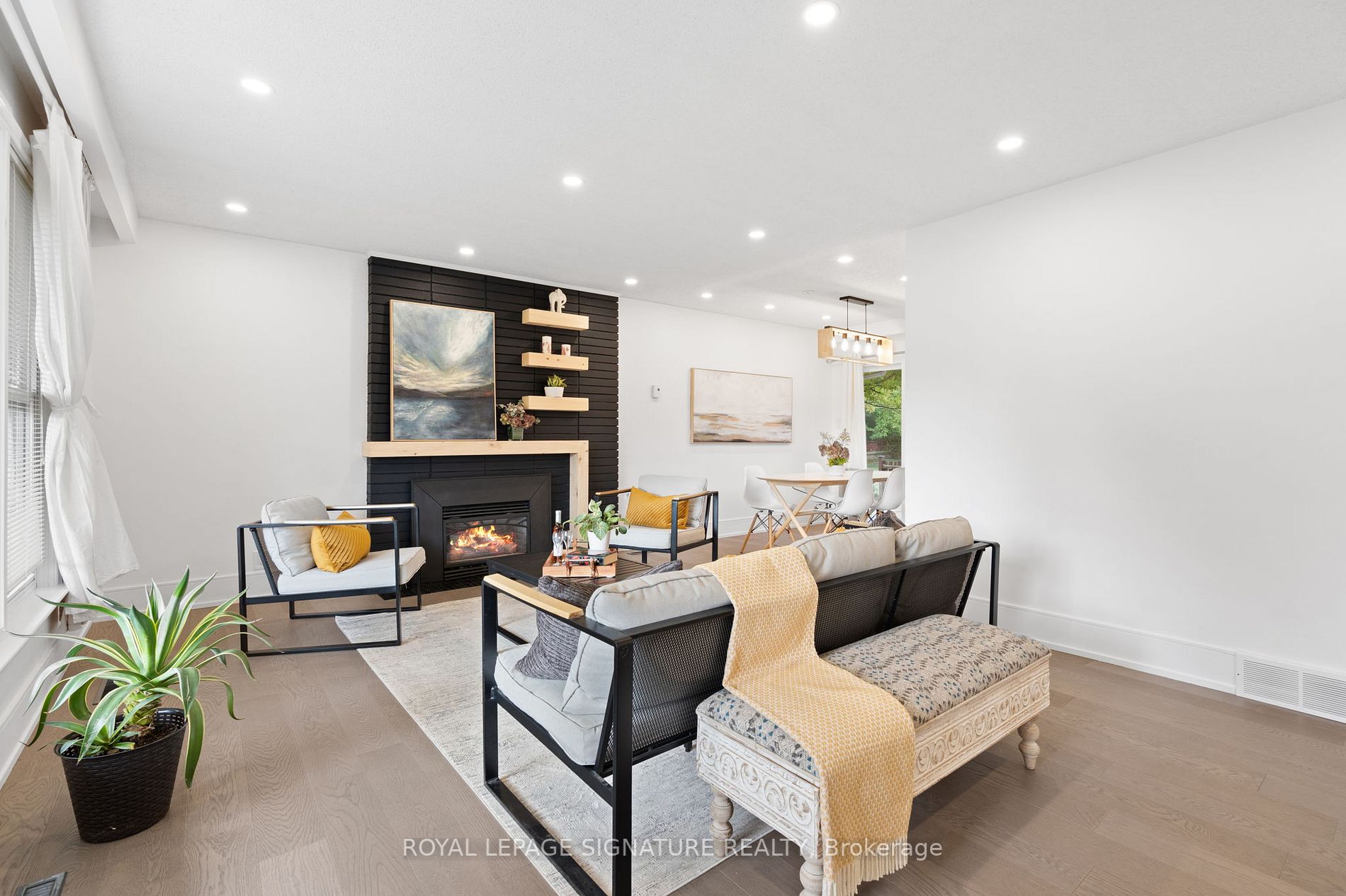 22 Coronation Cres