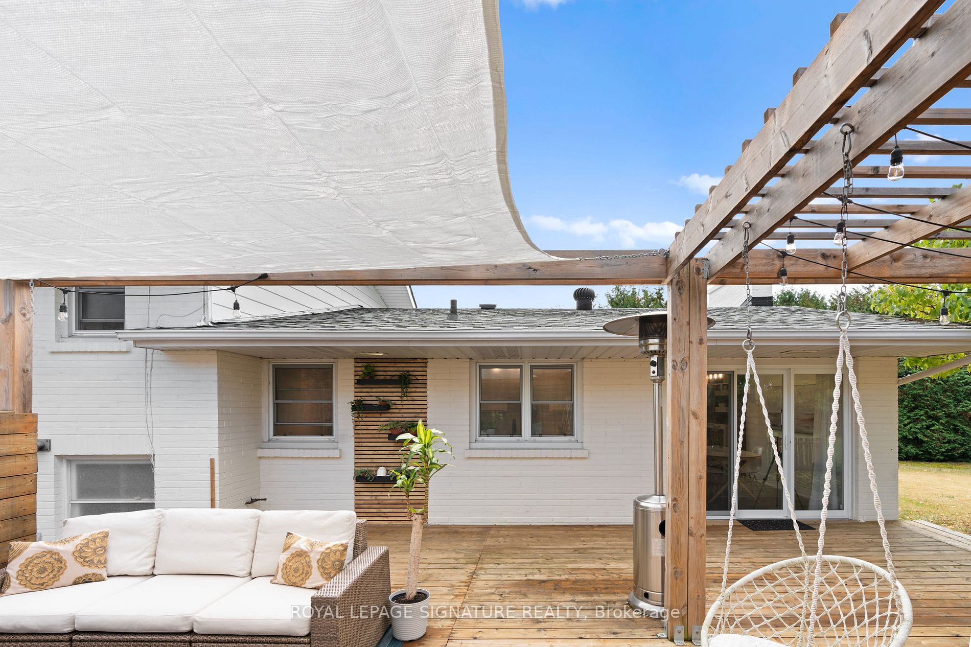 22 Coronation Cres