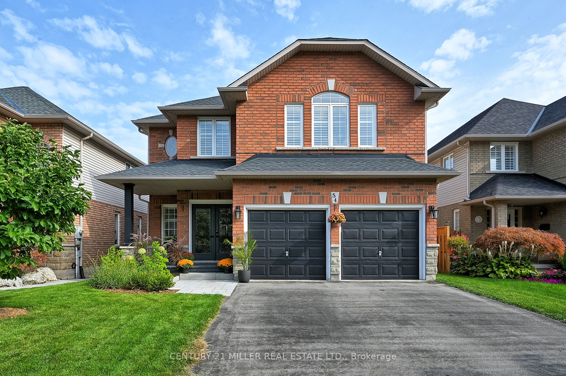 54 Hickory Cres