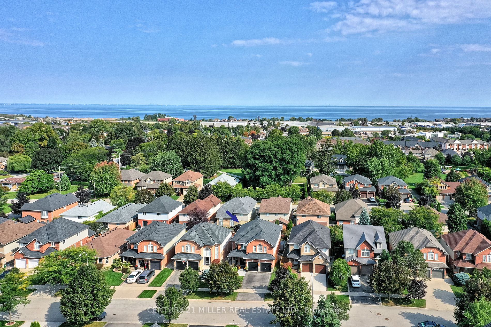 54 Hickory Cres
