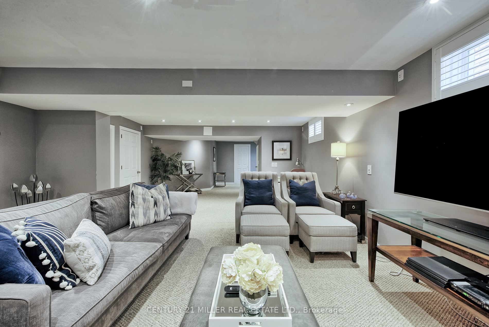 54 Hickory Cres