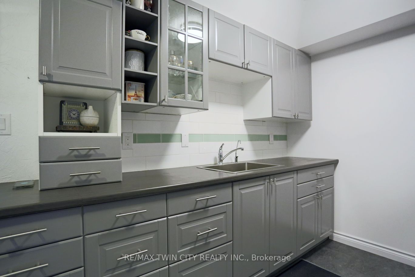 107 Bagot Street, #208