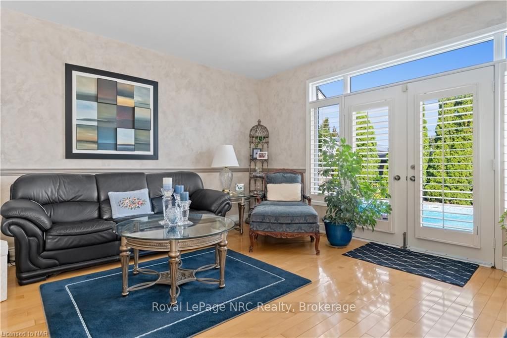 1 Cedar Crt