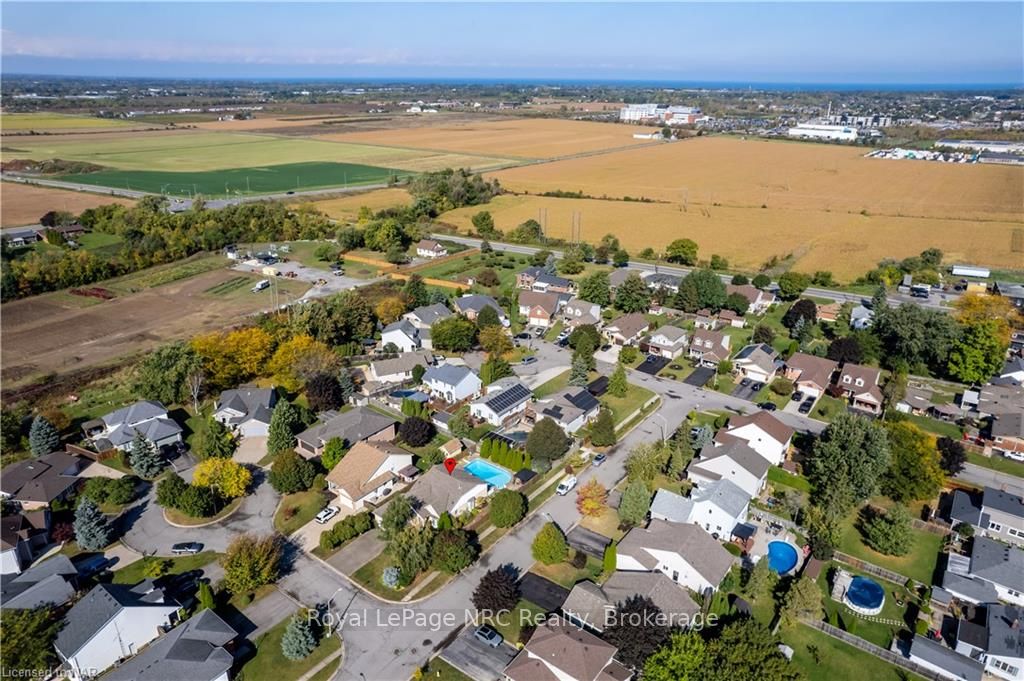 1 Cedar Crt