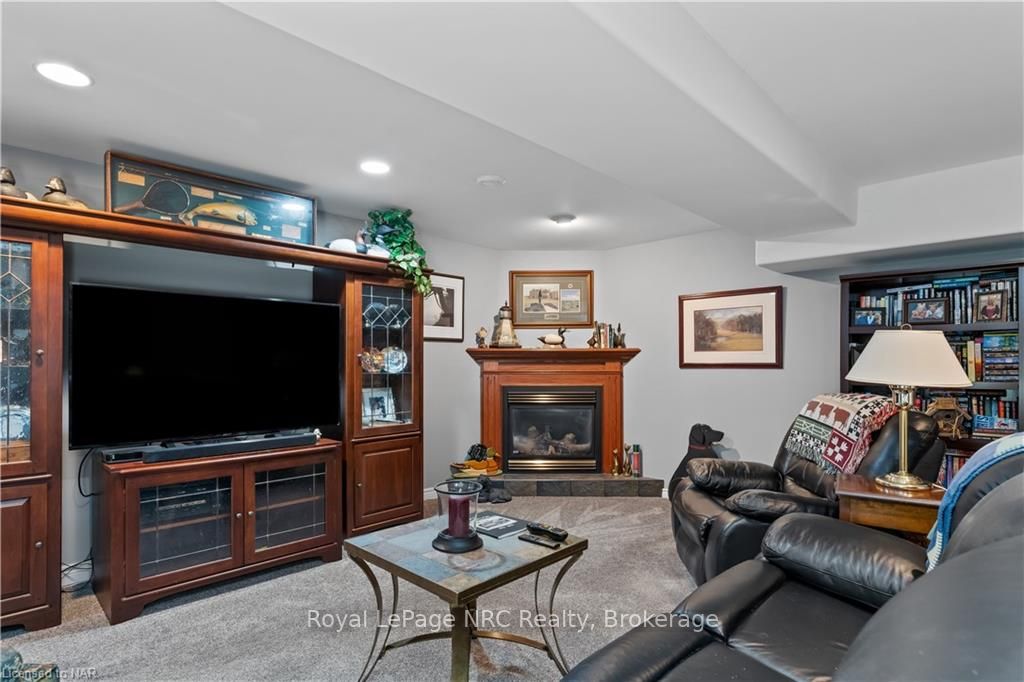 1 Cedar Crt