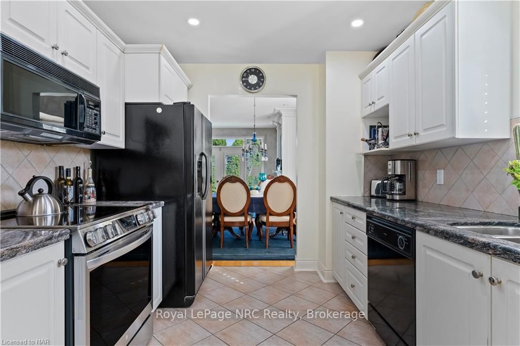 1 Cedar Crt