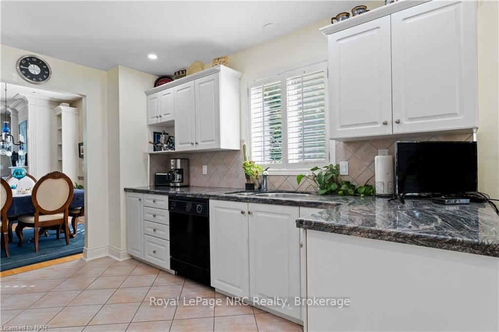 1 Cedar Crt