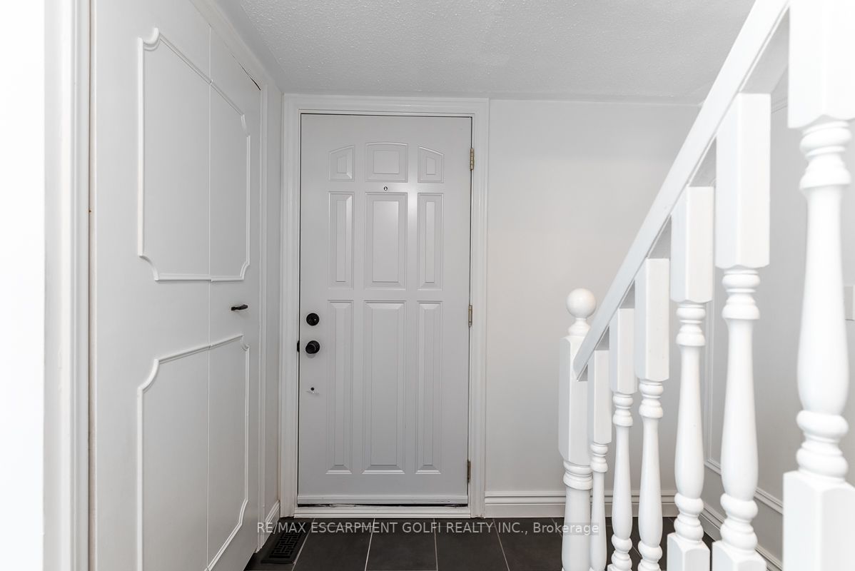 44 Elgar Avenue