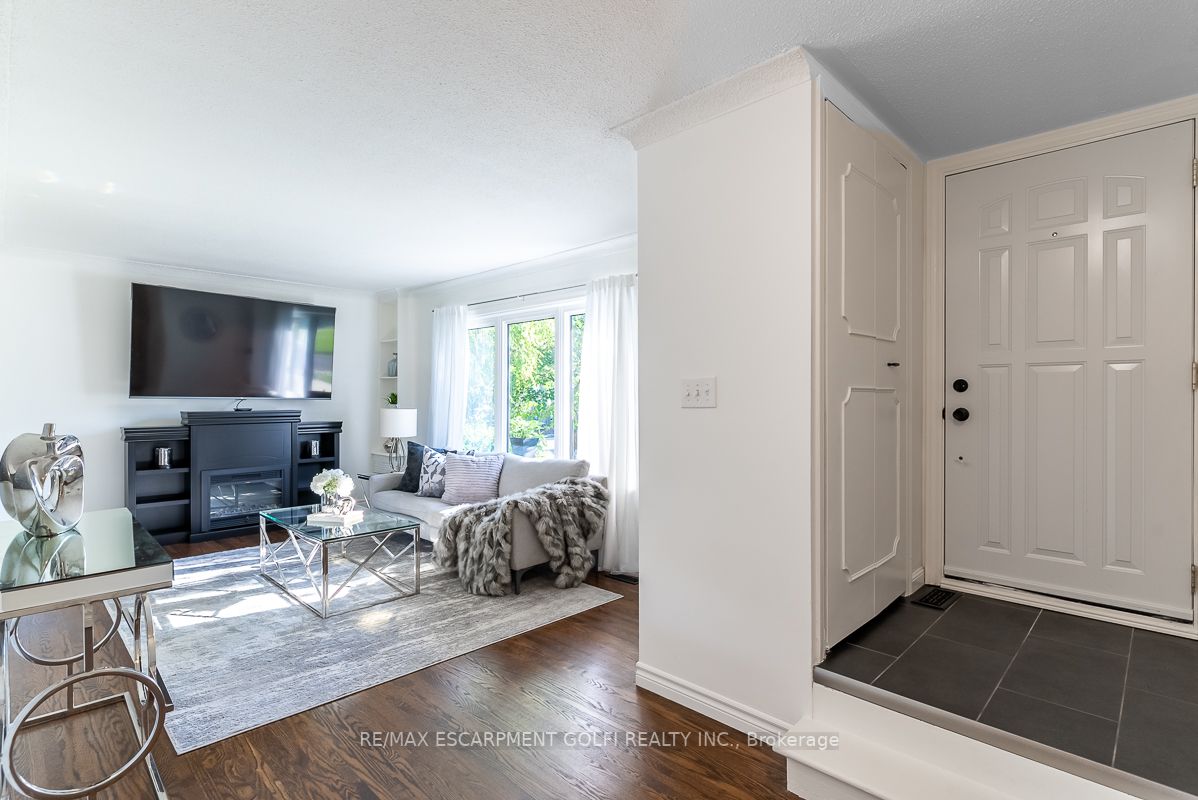 44 Elgar Avenue