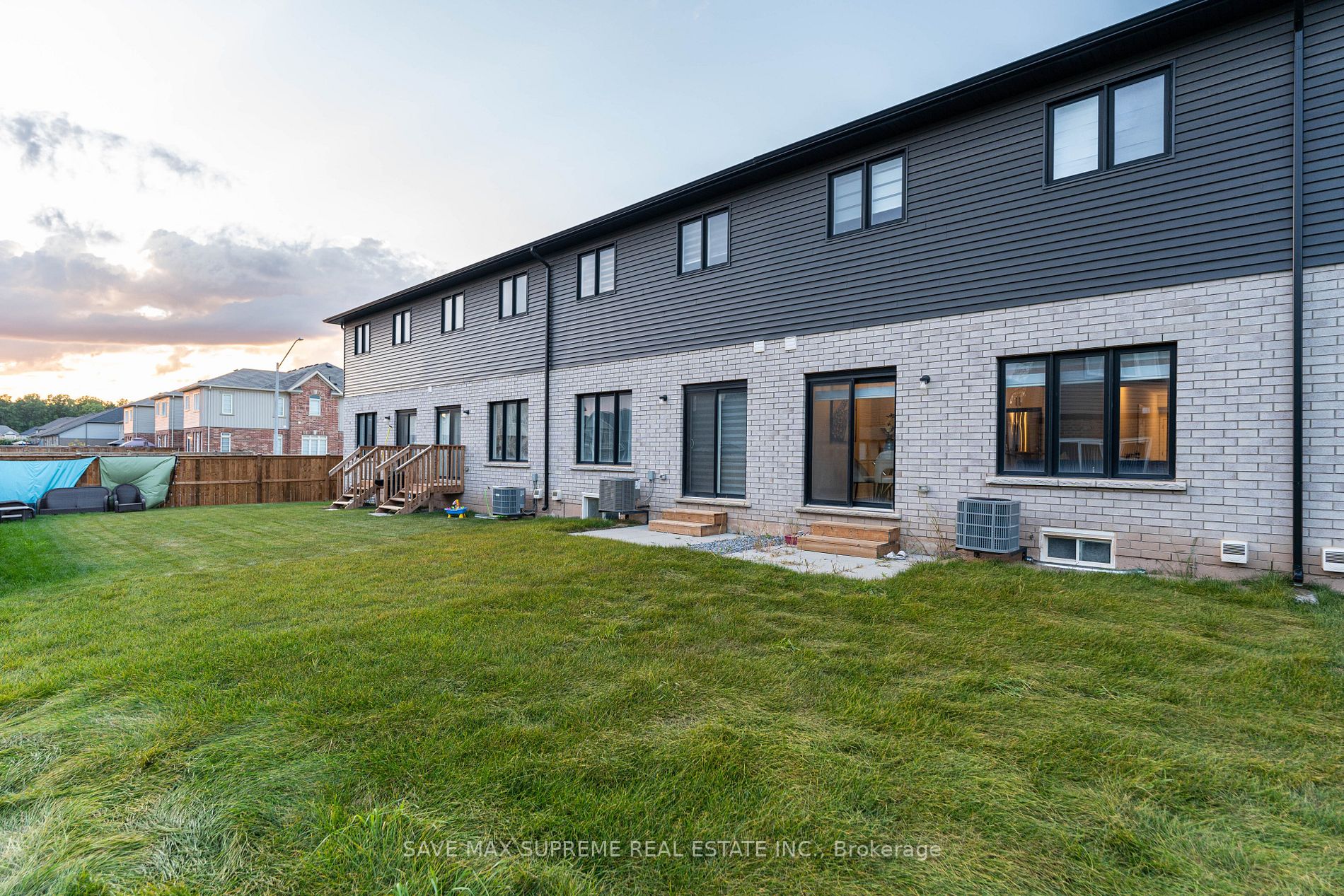 4292 Shuttleworth Drive