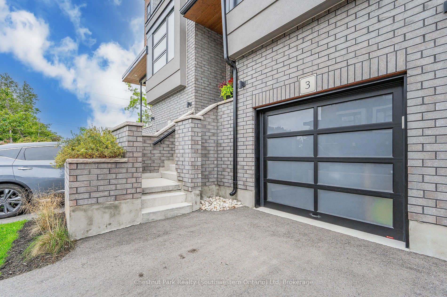 60 Arkell Rd, #3
